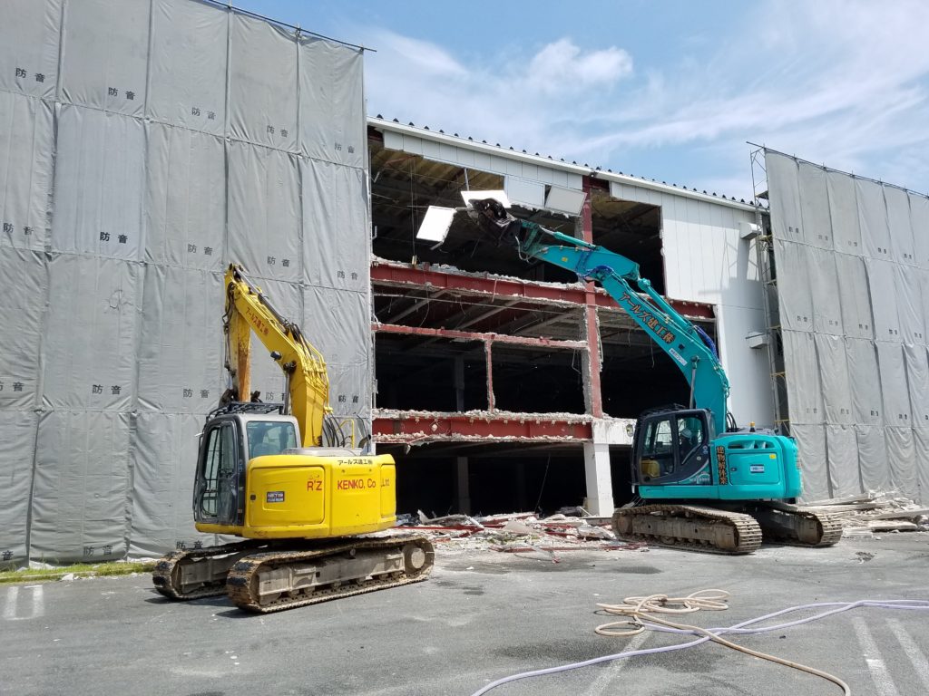 コジマ電機高槻店