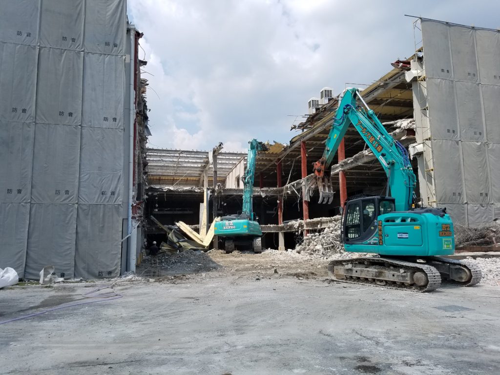 コジマ電機高槻店