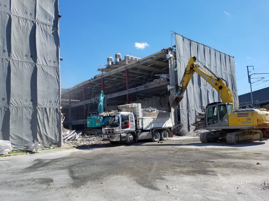 コジマ電機高槻店