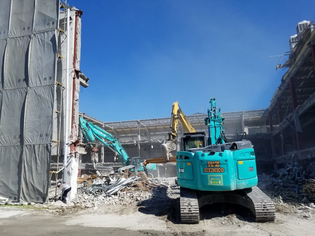 コジマ電機高槻店