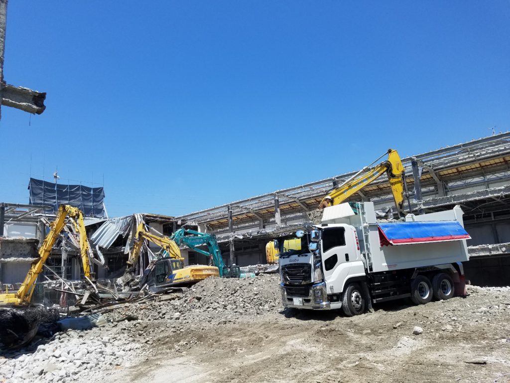 コジマ電機高槻店